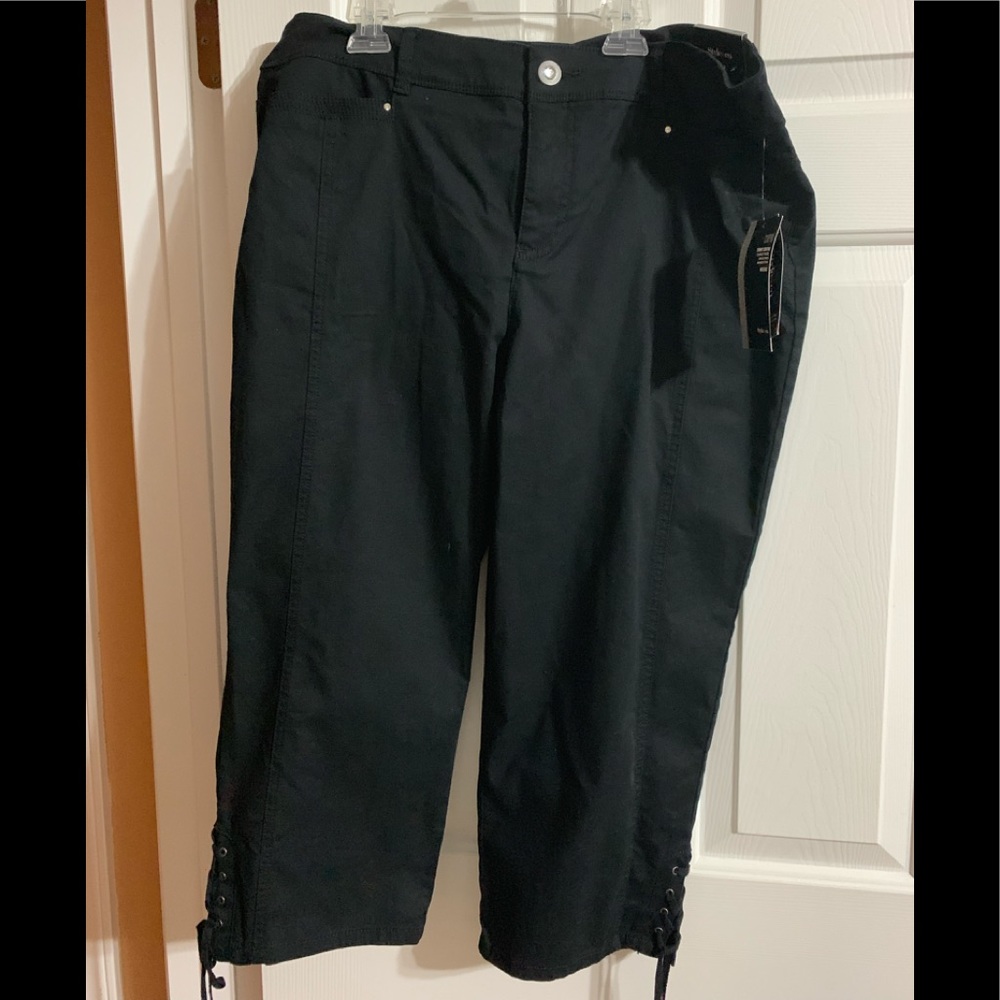 Style & Co Tummy Control Mid-Rise Capri Pants